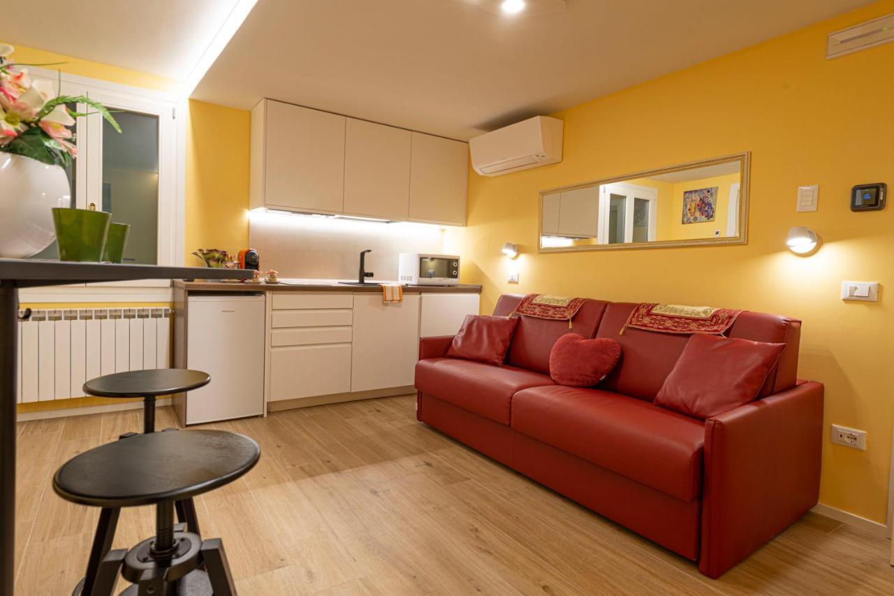 Nina Sweet In Apartamento Veneza